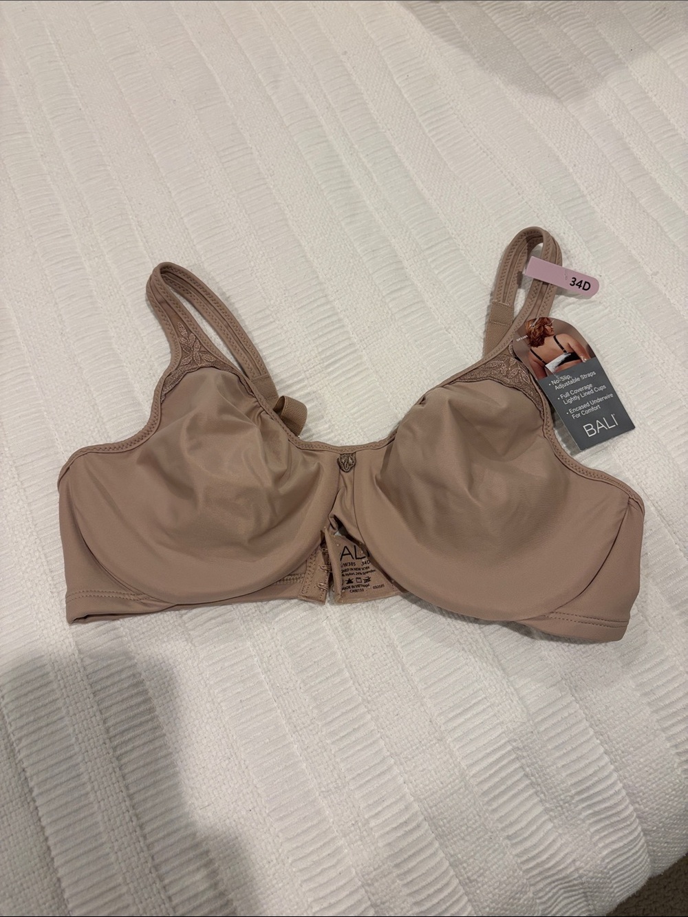 NWT Bali Bra with underwire 34D